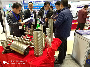 騰創(chuàng)團(tuán)隊會議